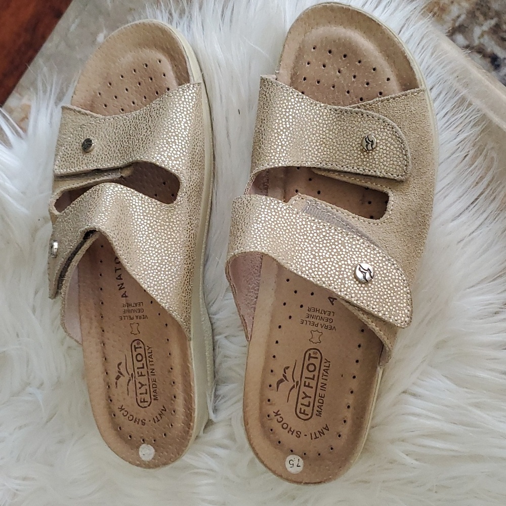 Fly Flot anatomic anti shock comfort mules sandals gold size 8 - Picture 2 of 16